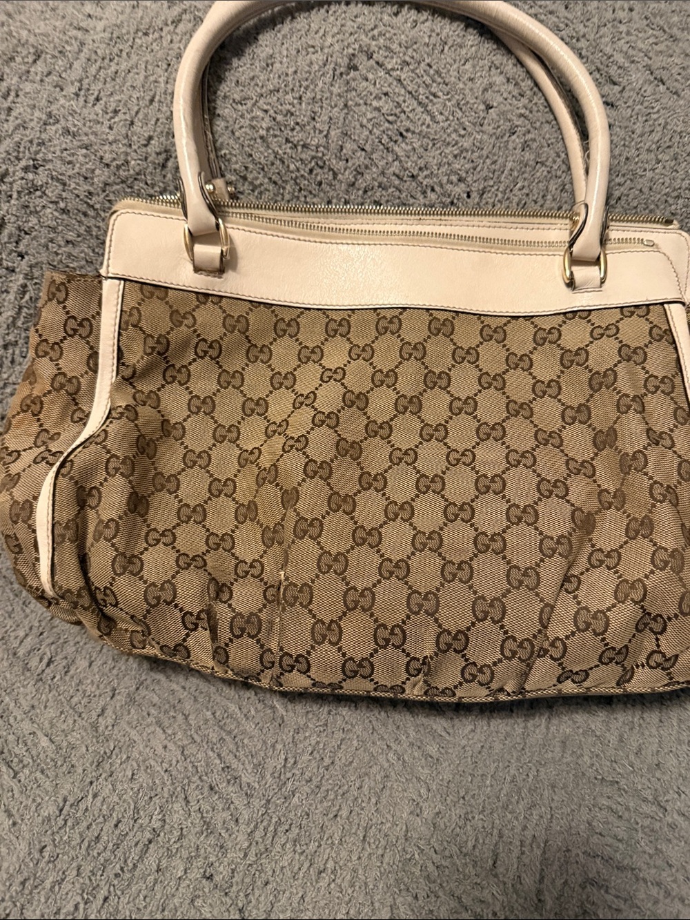 Gucci Beige GG Canvas Shoulder Bag with Light Pink Trim - Picture 2 of 9